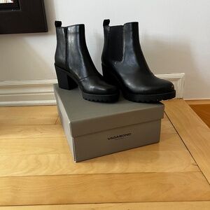 Vagabond Heel Boots with Zipper